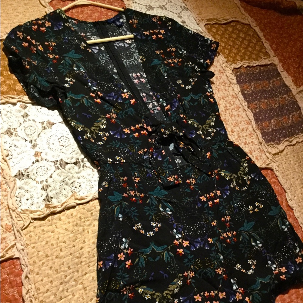 Floral tie front romper